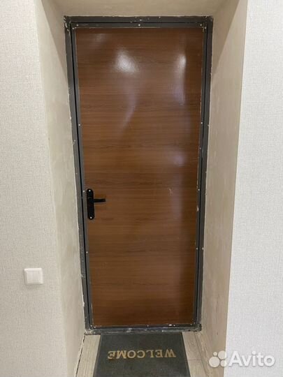 Дверь входная металлическая от застройщика