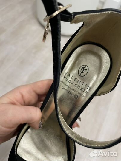 Босоножки женские черные замша