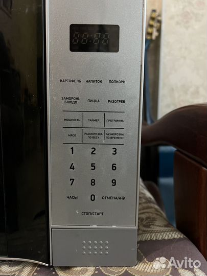 Микроволновка BBK 20MWS-729S/BS