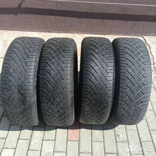 Continental ContiVikingContact 7 215/65 R17