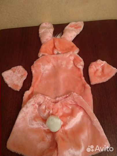 Новогодний костюм Зайчик на 2-4 года новый