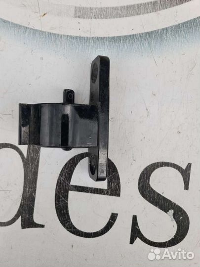 Петля двери Mercedes W213