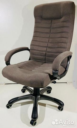 Офисное кресло