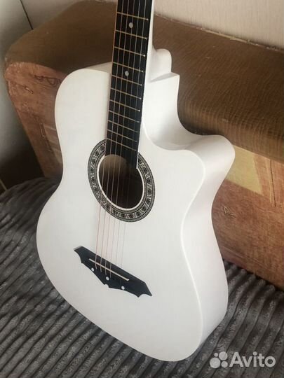 Гитара акустика новая