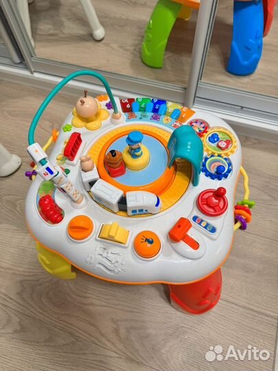 Детский столик бизиборд