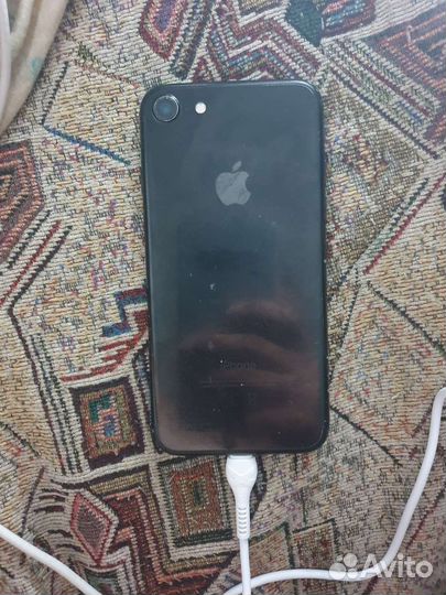 Телефон iPhone 7 32GB