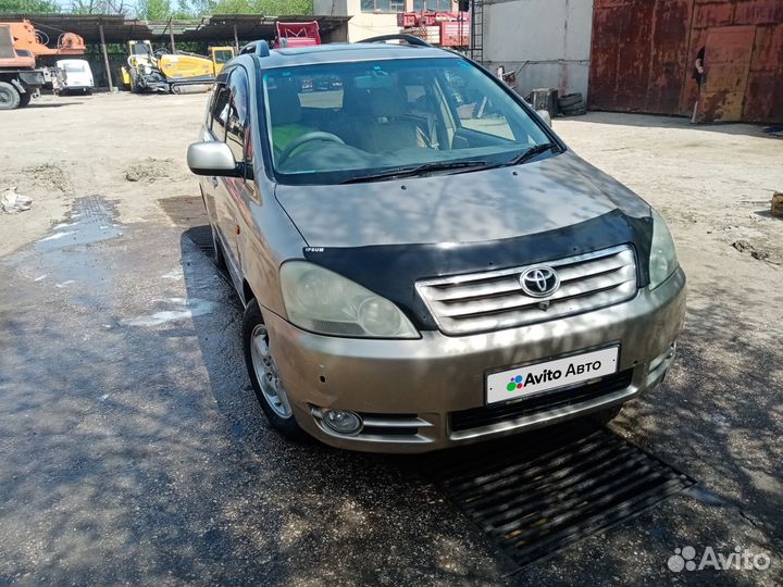Toyota Ipsum 2.4 AT, 2003, 210 000 км