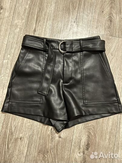 Кожаные шорты