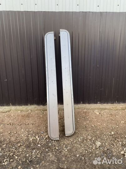 Подножки пороги на Subaru Forester