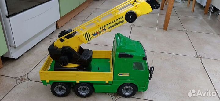 Детский автомобиль