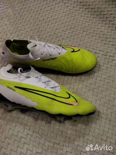 Футбольные бутсы nike