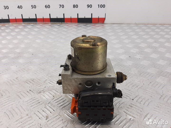 Блок ABS для Mitsubishi Space Wagon 3 MR289380