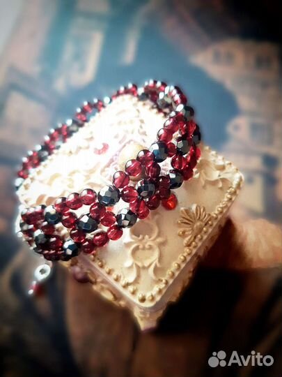 Браслет с гранатом и гематитом