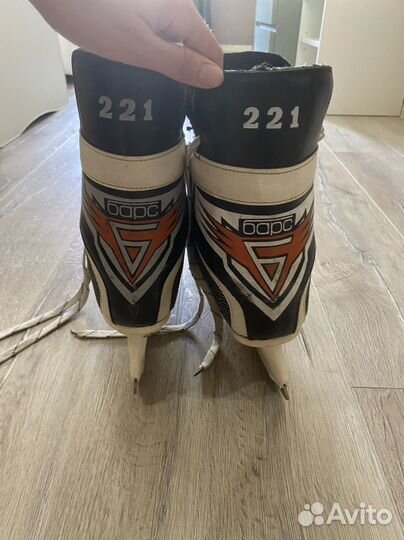 Коньки хоккейные