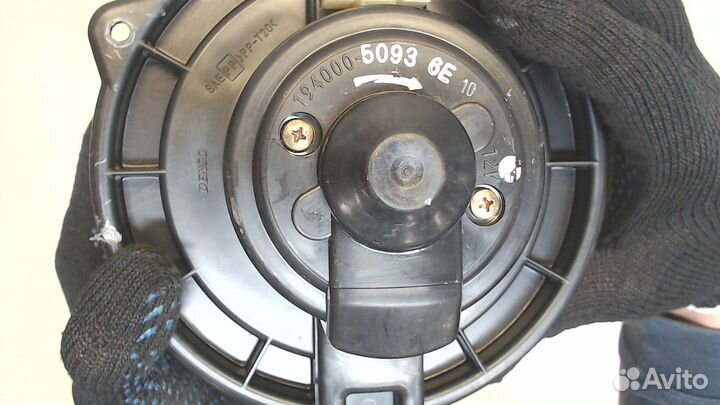 Двигатель отопителя Mitsubishi Pajero / Montero, 2