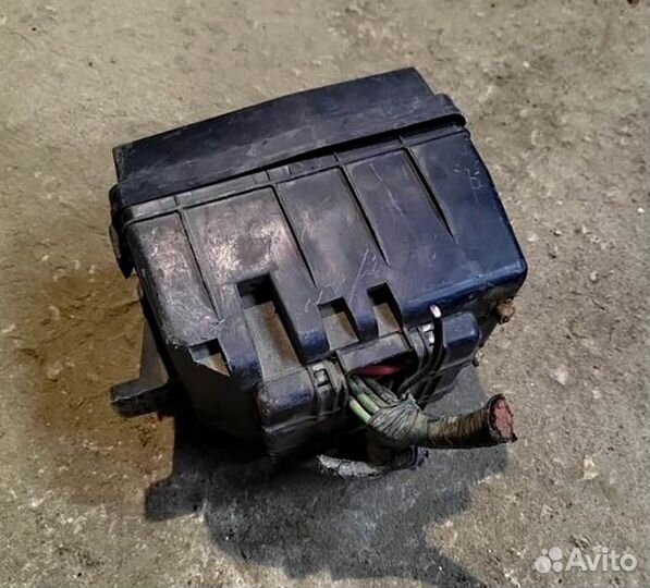 Блок предохранителей Ford Mondeo 2