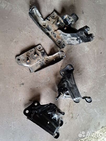 Кронштейн заднего дивана Porsche Cayenne 955