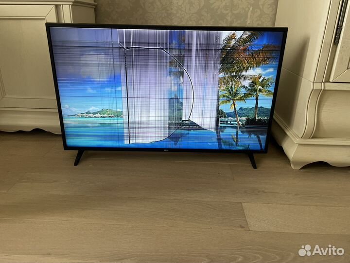 Телевизор lg SMART 43 с разбитой матрицей