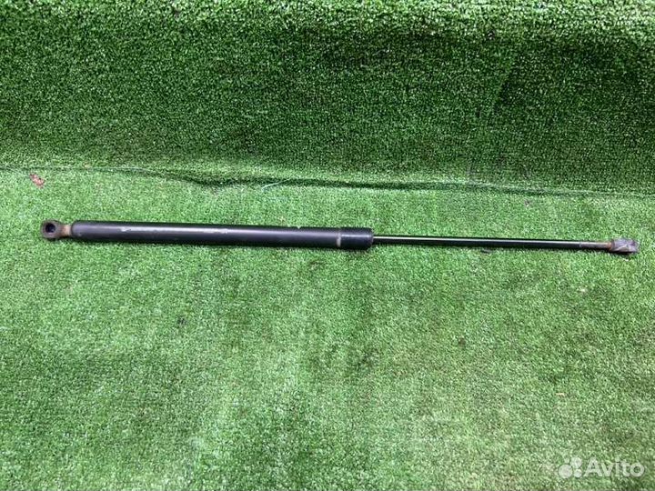 Амортизатор капота Renault Sandero хэтчбек 1.6 Л