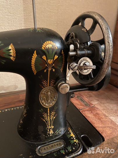 Швейная машинка зингер ножная