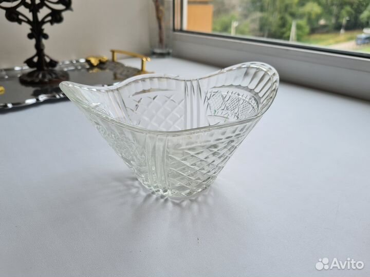 Советская стеклянная конфетница ладья