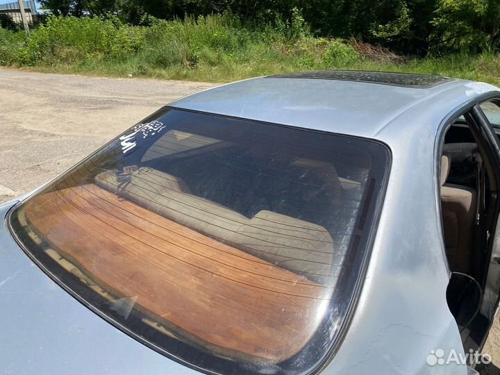 Заднее ветровое стекло Toyota Chaser X90