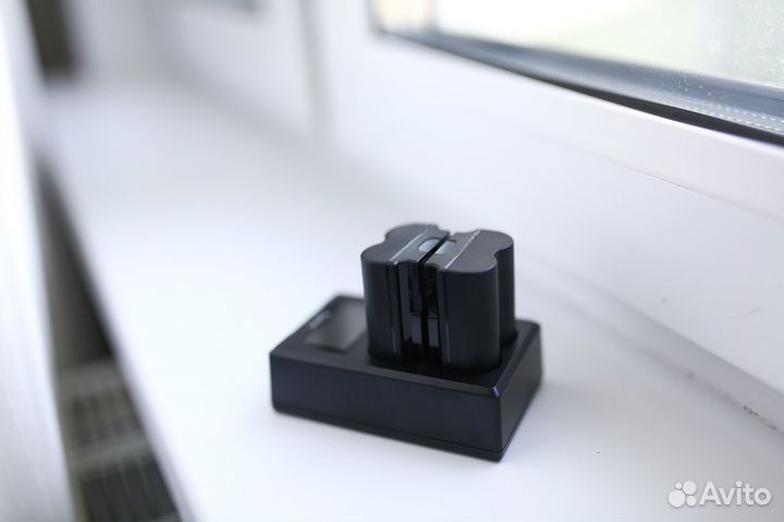 2 аккумулятора NP-W235 + зарядное SmallRig 3822