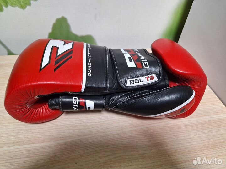 Боксерские перчатки RDX 14 oz