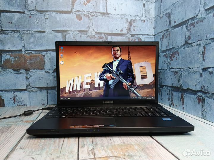 Игровой ноутбук Samsung i5/2видеокарты/8Gb/SSD