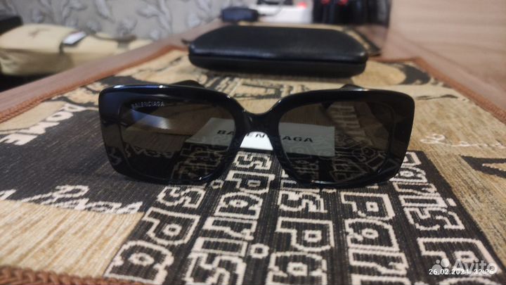Солнцезащитные очки Balenciaga