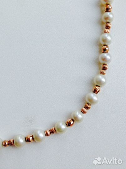 Золотое колье с жемчугом