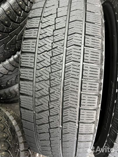 Bridgestone Blizzak VRX2 215/65 R16 98Q