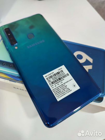 Смартфон Samsung Galaxy A9 (6/128Gb)