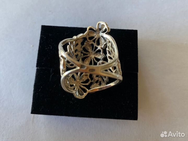 Серебряное кольцо женское