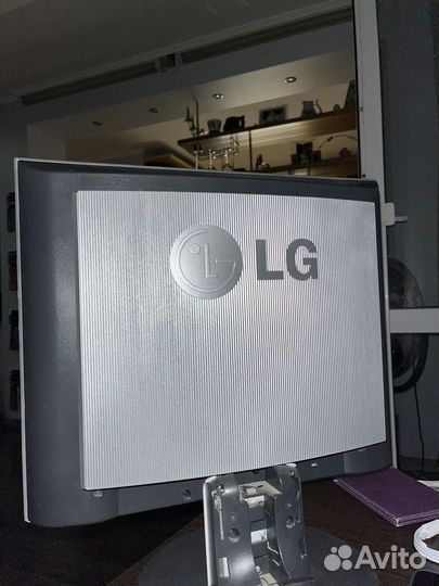 Монитор LG