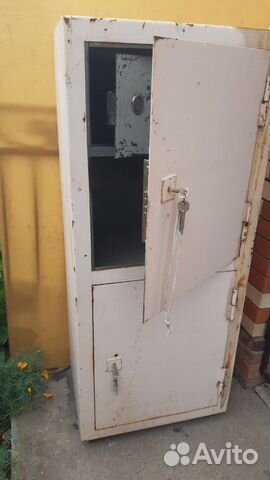 Металлический сейф