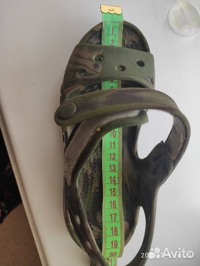 Сандалии Crocs