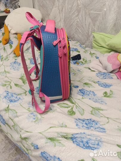 Рюкзак для девочки в школу