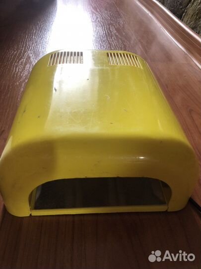 Лампа базы и гель-лаки