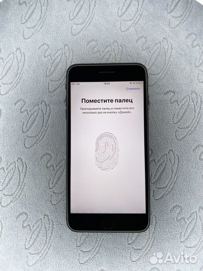 iPhone 8 Plus, 64 ГБ