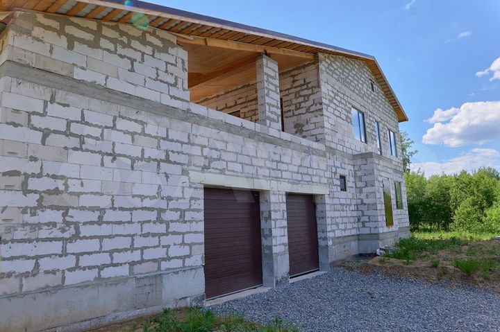 Коттедж 328 м² на участке 16 сот.