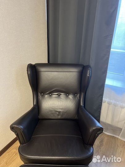 Кожанное кресло IKEA страндмон