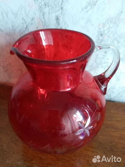 Старинные кувшины, графины