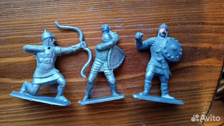 Игрушки солдатики пластмассовые СССР