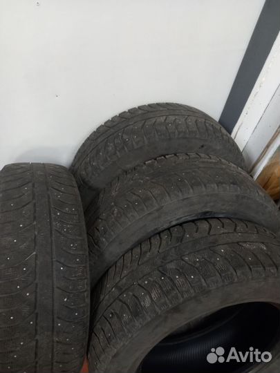 Bridgestone Ice Cruiser 7000 225/65 R17