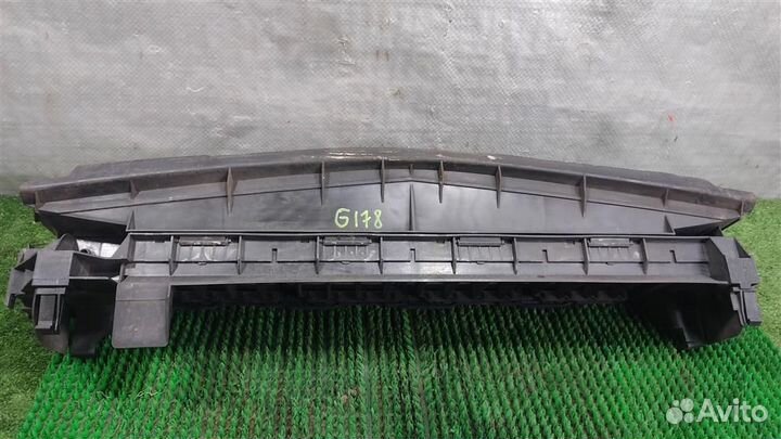 Воздухозаборник Mercedes Benz E-class W211 2004