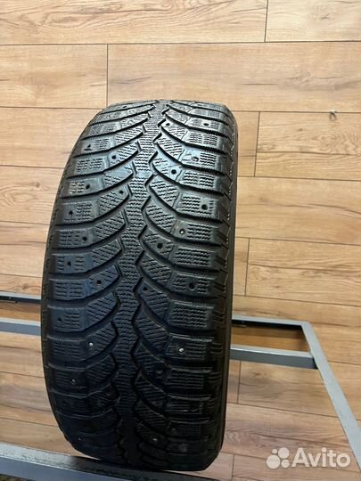 Bridgestone Blizzak Spike-01 235/55 R17