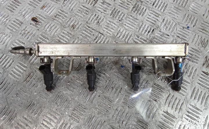 Рейка топливная (рампа) Ford Focus/Focus RS/Focus