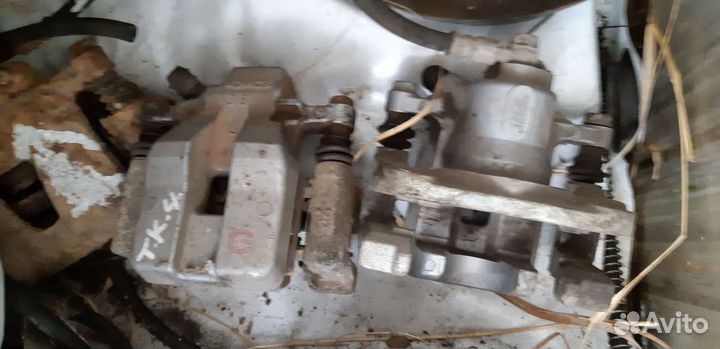 Суппорт задний Toyota Camry V 50 V 55