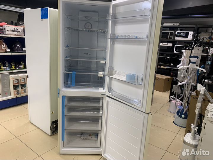 Холодильник Haier C2F637CGG